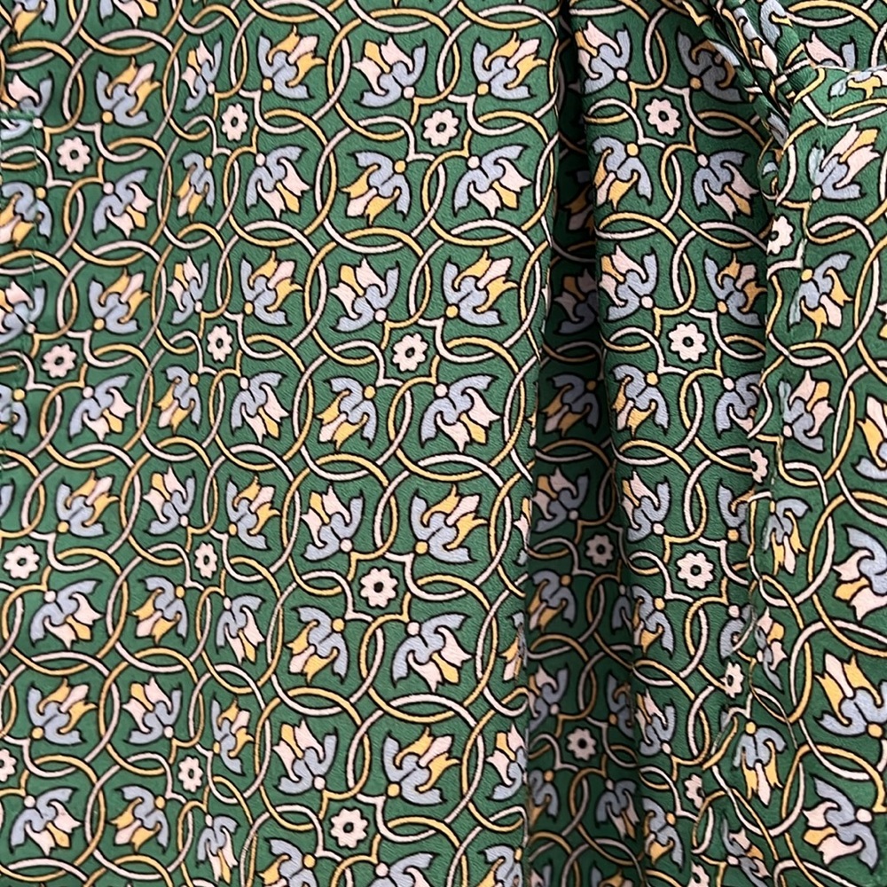 Max Studio Green Patterned Elastic waist Shorts Size L - Picture 2 of 6